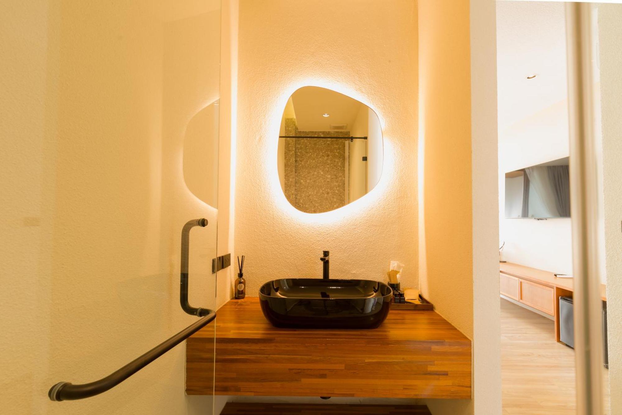 Tasana Bar And Luxury Resort Koh Larn Ngoại thất bức ảnh